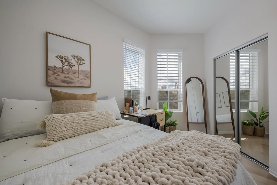 \u2728 Live With Your Friends or By Yourself! \u2728\n\nSpots are filling up fast \u2014 don't miss your chance to snag a unit that fits your lifestyle! \ud83c\udfe1\n\n\ud83d\ude97 Parking is still available for $125\/month, but not for much longer!\n\n\ud83c\udfbf Plus \u2014 our Epic Ski Pass offer has been extended until November 14! All you have to do is stop by for a tour!\n\nMessage us today to schedule a tour and secure your space before we're full!\n\n