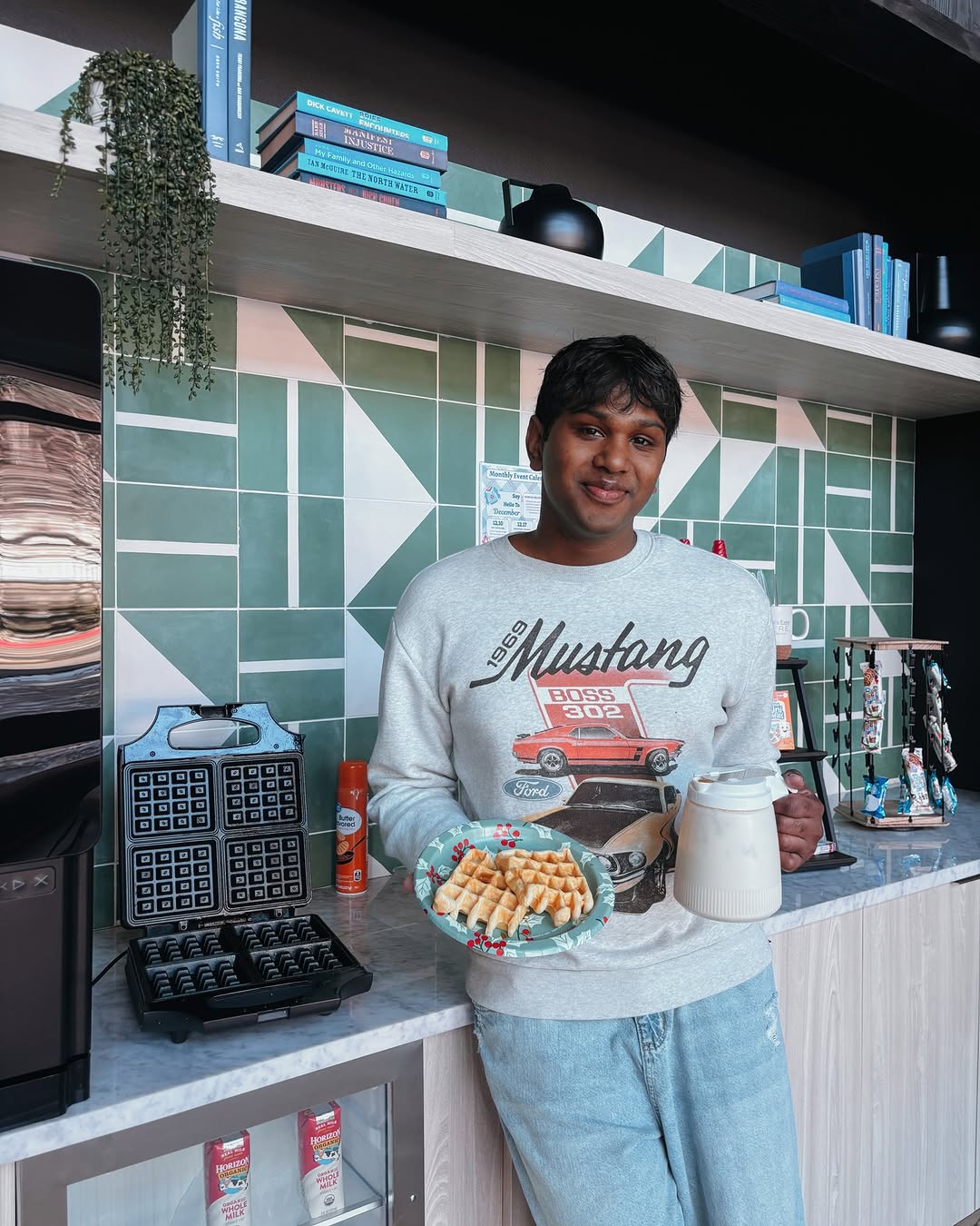 Mornings done right \ud83e\uddc7\n\nBreakfast is better at HERE Reno. Join us every weekday for our breakfast bar, made to kickstart your day. Then come hungry on Fridays for Fresh Food Friday, where we mix things up with fresh, rotating options just for our residents.\n\nWhat should we serve next? Bagels, fruit bowls, a waffle bar, or something from your favorite local restaurant? Tell us in the comments \ud83d\udc47\n\n