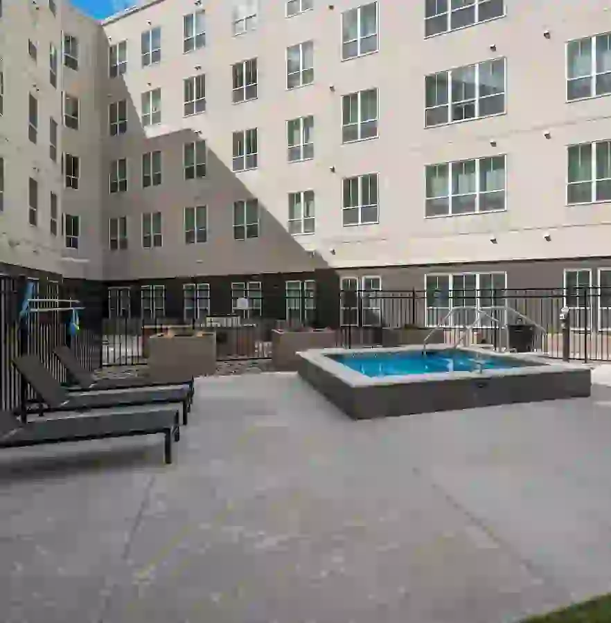 Student amenity Sun Deck and Hot Tub near UNR campus